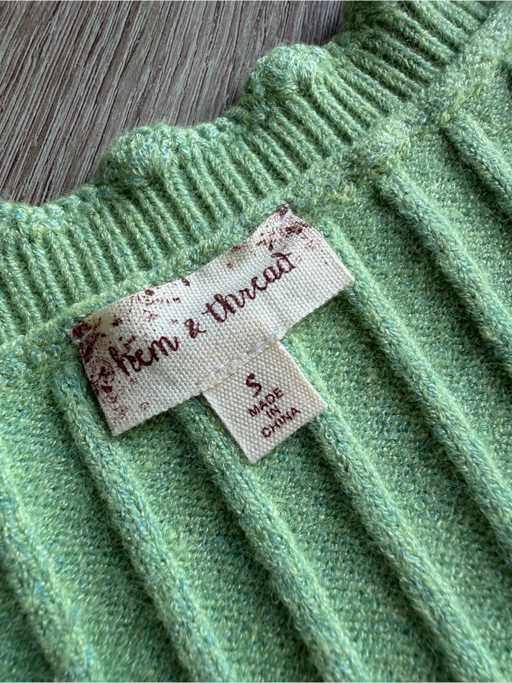 Hem & Thread Light Green Ribbed V-Neck Buttoned Knit Top - Picture 9 of 10